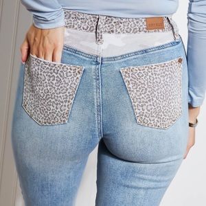 Judy Blue Hi Rise Cheetah Camo Slim Fit Skinnies Jean